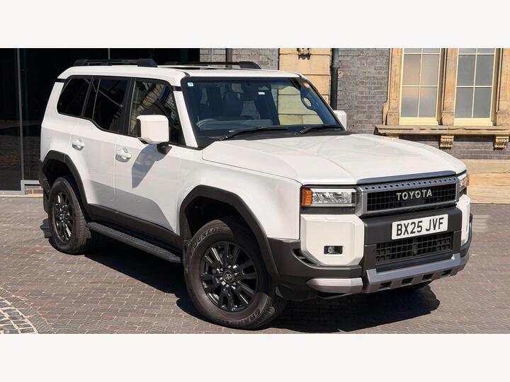 Toyota Land Cruiser 2.7 VVT-i VX Auto 4WD Euro 6 5dr (s/s) Toyota Land Cruiser 2.7 VVT-i VX Auto 4WD Euro 6 5dr (s/s)