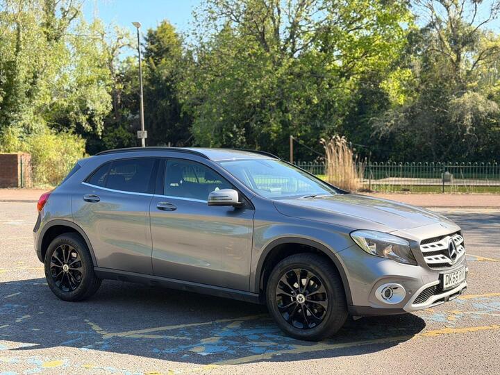 Mercedes-Benz GLA 1.6 GLA200 SE (Executive) Euro 6 (s/s) 5dr