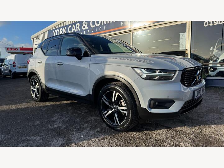 Volvo XC40 2.0 B4 MHEV R-Design Auto Euro 6 (s/s) 5dr