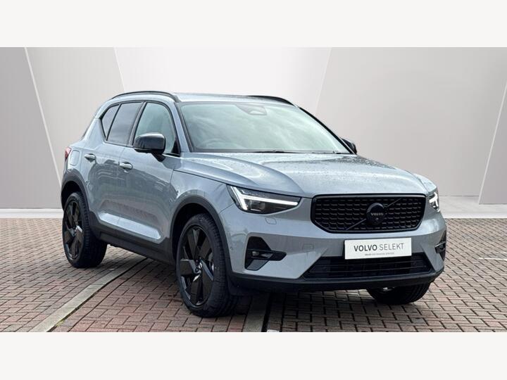 Volvo XC40 2.0 B3 MHEV Plus Black Edition DCT Auto Euro 6 (s/s) 5dr
