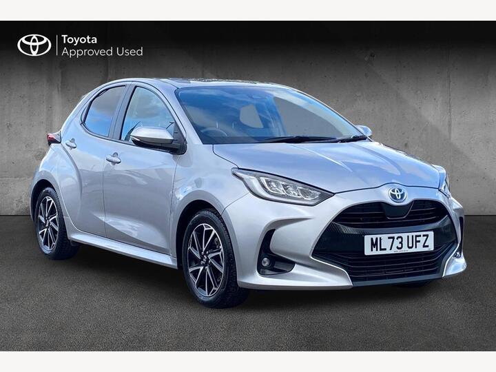 Toyota Yaris 1.5 VVT-h Design E-CVT Euro 6 (s/s) 5dr
