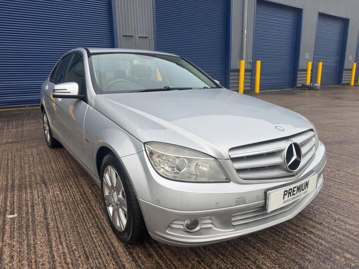Mercedes-Benz C Class 2.1 C200 CDI BlueEfficiency Executive SE Auto Euro 5 4dr Mercedes-Benz C Class 2.1 C200 CDI BlueEfficiency Executive SE Auto Euro 5 4dr
