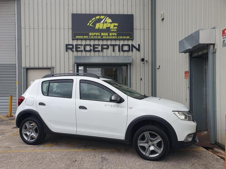 Dacia SANDERO STEPWAY HATCHBACK 0.9 TCe Essential Euro 6 (s/s) 5dr