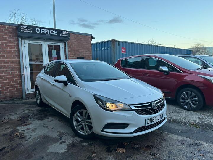 Vauxhall Astra 1.0i Turbo EcoFLEX Tech Line Euro 6 (s/s) 5dr Vauxhall Astra 1.0i Turbo EcoFLEX Tech Line Euro 6 (s/s) 5dr