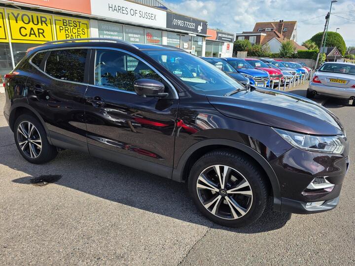 Nissan Qashqai 1.3 DIG-T N-Connecta Euro 6 (s/s) 5dr