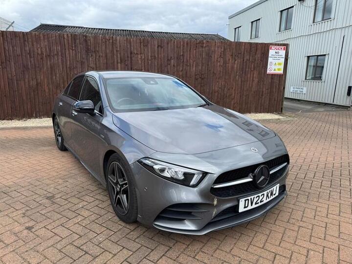 Mercedes-Benz A Class 1.3 A180 AMG Line Edition (Premium) 7G-DCT Euro 6 (s/s) 4dr