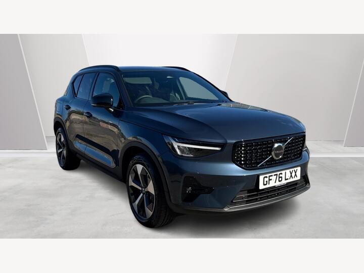 Volvo XC40 2.0 B4 MHEV Plus Dark DCT Auto Euro 6 (s/s) 5dr
