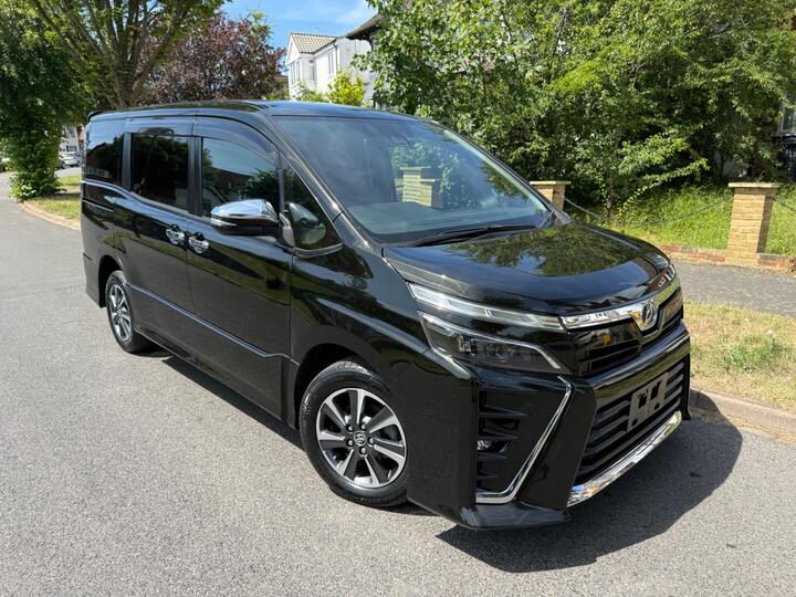 Toyota Voxy 2.0+4WD+8SEATR+VERIFIED MLS+1YR WARANTY
