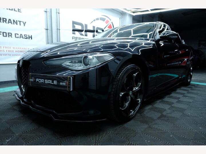 Alfa Romeo GIULIA 2.0T Veloce Auto Euro 6 (s/s) 4dr Alfa Romeo GIULIA 2.0T Veloce Auto Euro 6 (s/s) 4dr