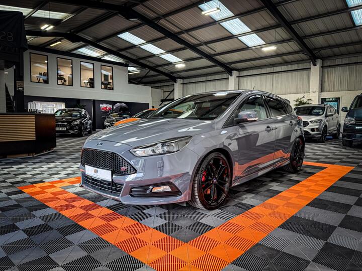 Ford Focus 2.0T EcoBoost ST-3 Euro 6 (s/s) 5dr