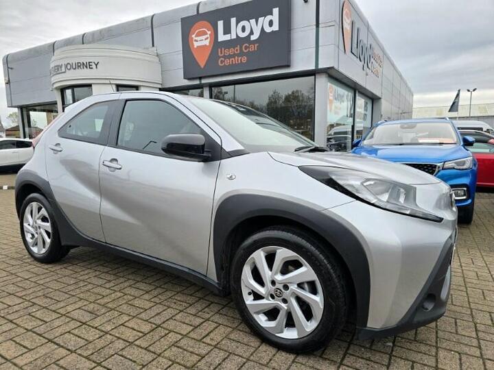 Toyota AYGO X 1.0 VVT-i Pure Euro 6 (s/s) 5dr Toyota AYGO X 1.0 VVT-i Pure Euro 6 (s/s) 5dr