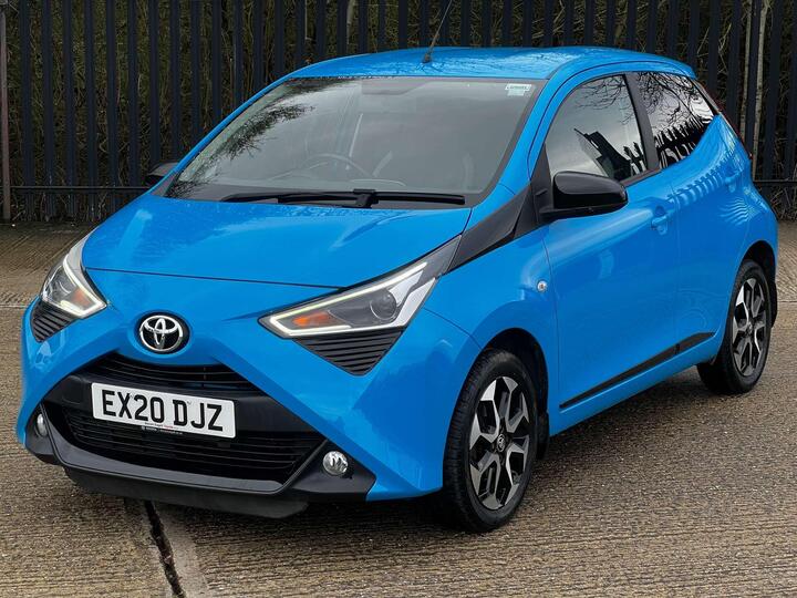 Toyota AYGO 1.0 VVT-i X-trend Euro 6 5dr Toyota AYGO 1.0 VVT-i X-trend Euro 6 5dr