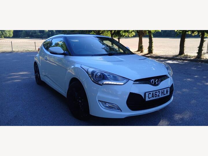 Hyundai Veloster 1.6 GDi Sport Euro 5 4dr Hyundai Veloster 1.6 GDi Sport Euro 5 4dr