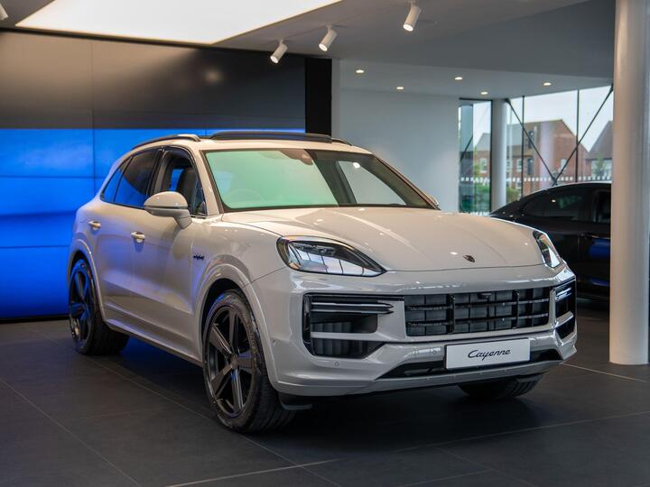 Porsche Cayenne 4.0 V8 E-Hybrid 25.9kWh Turbo TiptronicS 4WD Euro 6 (s/s) 5dr
