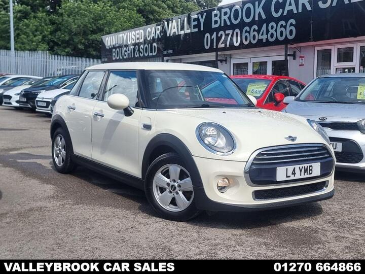 MINI HATCH 1.5 Cooper Auto Euro 6 (s/s) 5dr