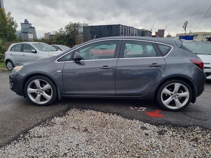 Vauxhall Astra 2.0 CDTi EcoFLEX SRi Euro 5 (s/s) 5dr Vauxhall Astra 2.0 CDTi EcoFLEX SRi Euro 5 (s/s) 5dr
