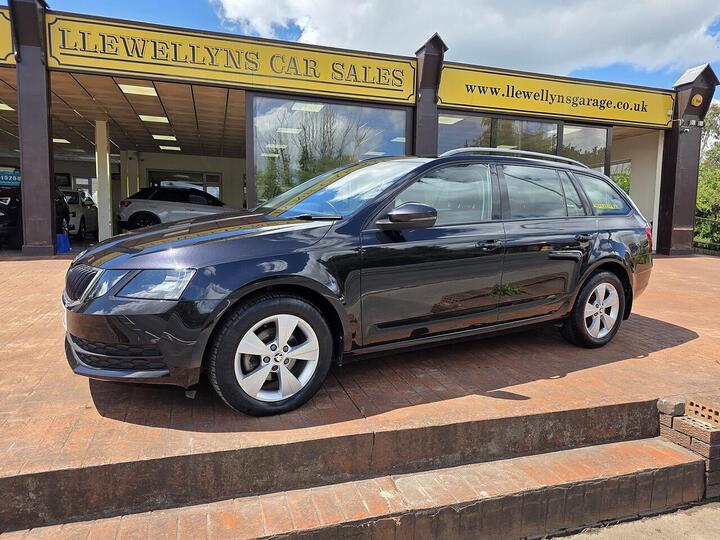 Skoda Octavia 1.6 TDI S Euro 6 (s/s) 5dr Skoda Octavia 1.6 TDI S Euro 6 (s/s) 5dr