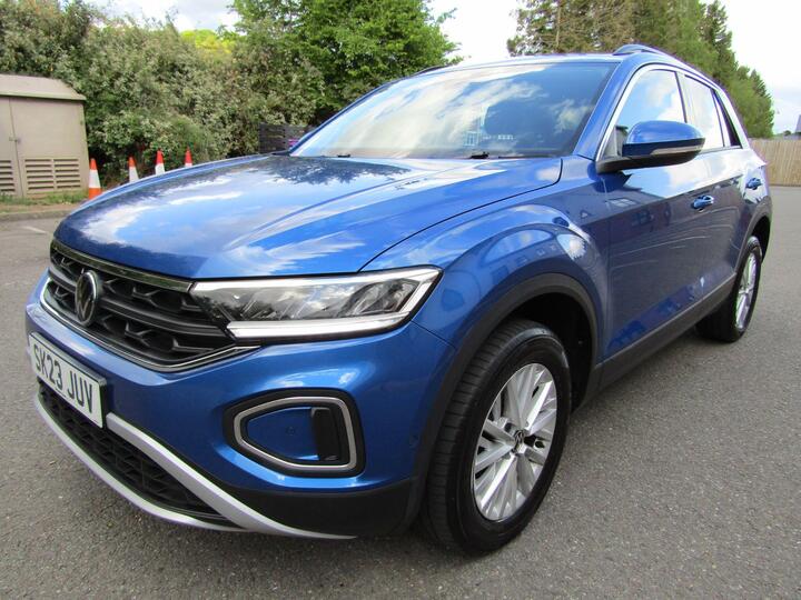Volkswagen T-Roc 1.5 TSI Life Euro 6 (s/s) 5dr Volkswagen T-Roc 1.5 TSI Life Euro 6 (s/s) 5dr