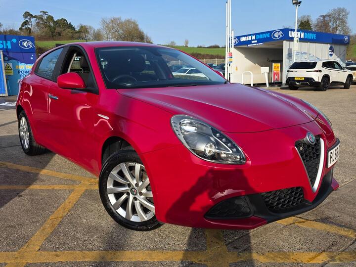Alfa Romeo Giulietta 1.4 TB Giulietta Euro 6 (s/s) 5dr Alfa Romeo Giulietta 1.4 TB Giulietta Euro 6 (s/s) 5dr