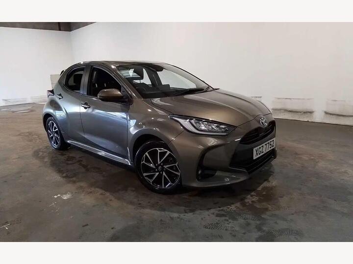 Toyota Yaris 1.5 VVT-h Design E-CVT Euro 6 (s/s) 5dr