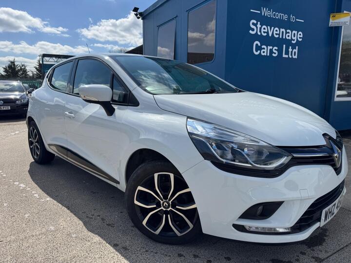 Renault Clio 0.9 TCe Play Euro 6 (s/s) 5dr Renault Clio 0.9 TCe Play Euro 6 (s/s) 5dr