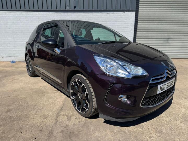 DS AUTOMOBILES DS 3 1.6 BlueHDi DStyle Euro 6 (s/s) 3dr DS AUTOMOBILES DS 3 1.6 BlueHDi DStyle Euro 6 (s/s) 3dr