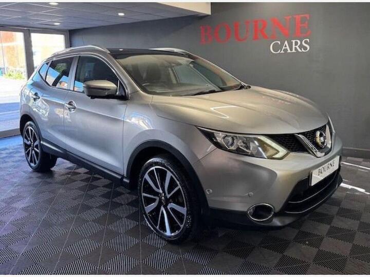 Nissan QASHQAI 1.6 DIG-T Tekna 2WD Euro 6 (s/s) 5dr