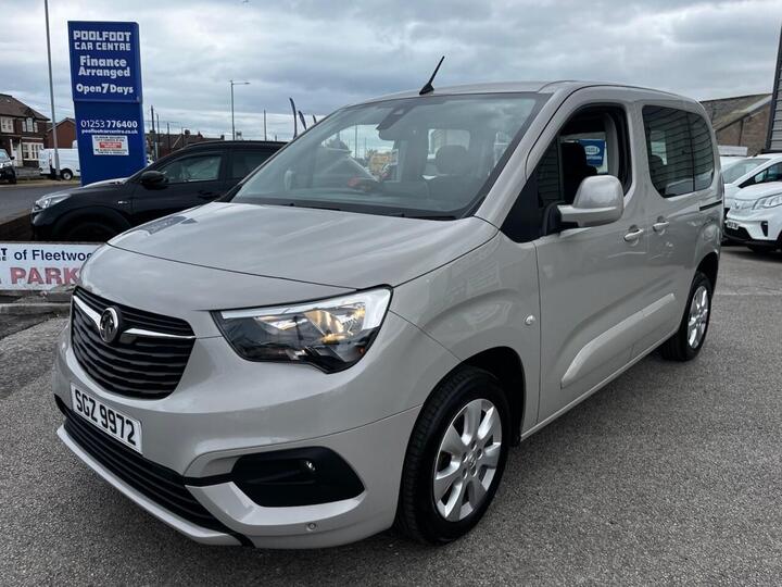 Vauxhall COMBO LIFE 1.5 Turbo D BlueInjection Energy Euro 6 (s/s) 5dr (7 Seat) Vauxhall COMBO LIFE 1.5 Turbo D BlueInjection Energy Euro 6 (s/s) 5dr (7 Seat)