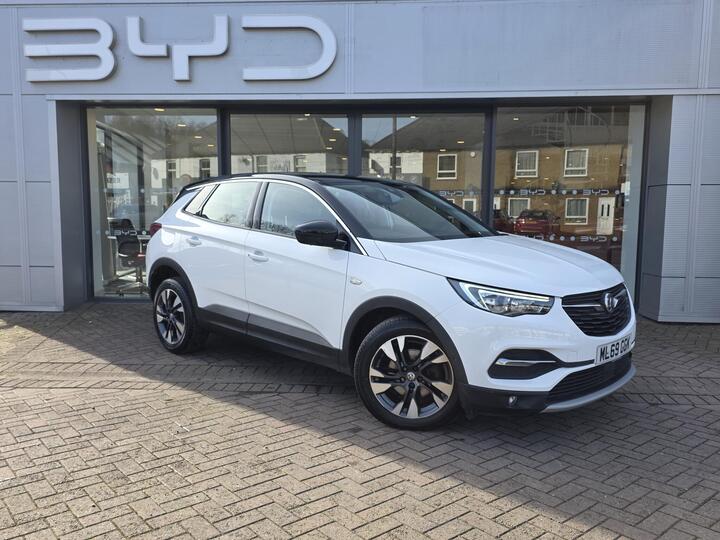 Vauxhall Grandland X 1.2 Turbo Sport Nav Auto Euro 6 (s/s) 5dr Vauxhall Grandland X 1.2 Turbo Sport Nav Auto Euro 6 (s/s) 5dr