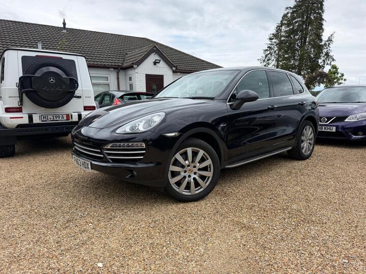 Porsche Cayenne 3.0 TD V6 Platinum Edition TiptronicS 4WD Euro 5 (s/s) 5dr Porsche Cayenne 3.0 TD V6 Platinum Edition TiptronicS 4WD Euro 5 (s/s) 5dr