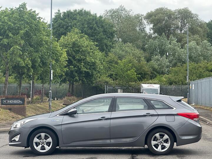 Hyundai I40 1.7 CRDi Blue Drive Active Euro 5 (s/s) 5dr Hyundai I40 1.7 CRDi Blue Drive Active Euro 5 (s/s) 5dr