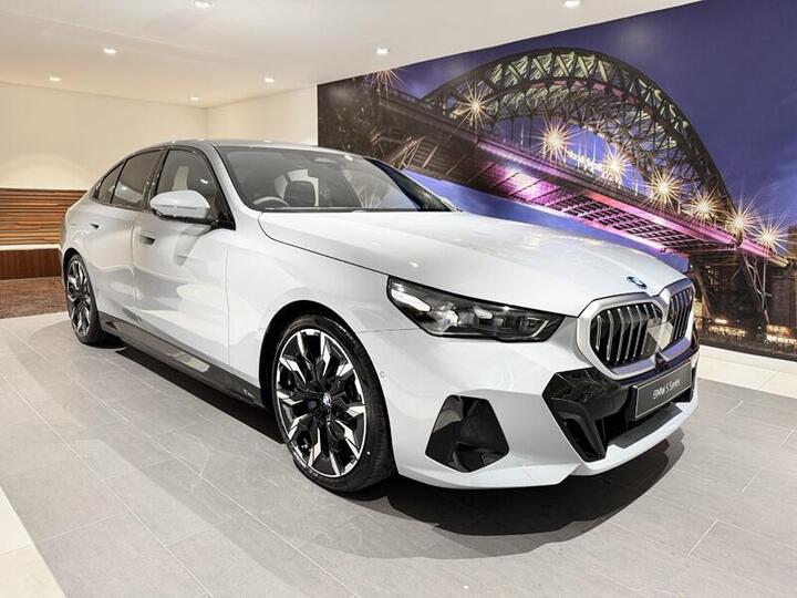BMW 5 SERIES 2.0 530e 22.1kWh M Sport Steptronic Euro 6 (s/s) 4dr