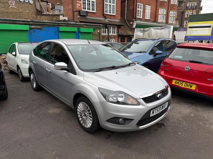 Ford Focus 1.6 Titanium 5dr