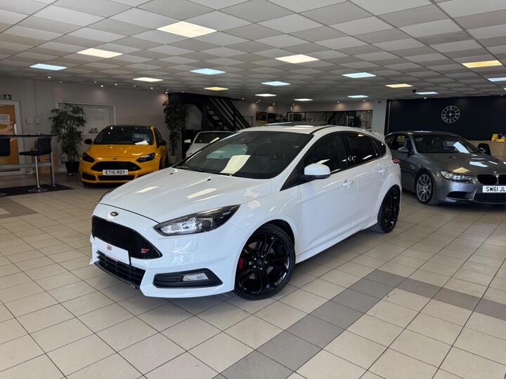 Ford Focus 2.0T EcoBoost ST-3 Euro 6 (s/s) 5dr