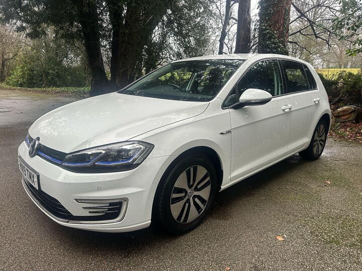 Volkswagen E-Golf 35.8kWh E-Golf Auto 5dr Volkswagen E-Golf 35.8kWh E-Golf Auto 5dr