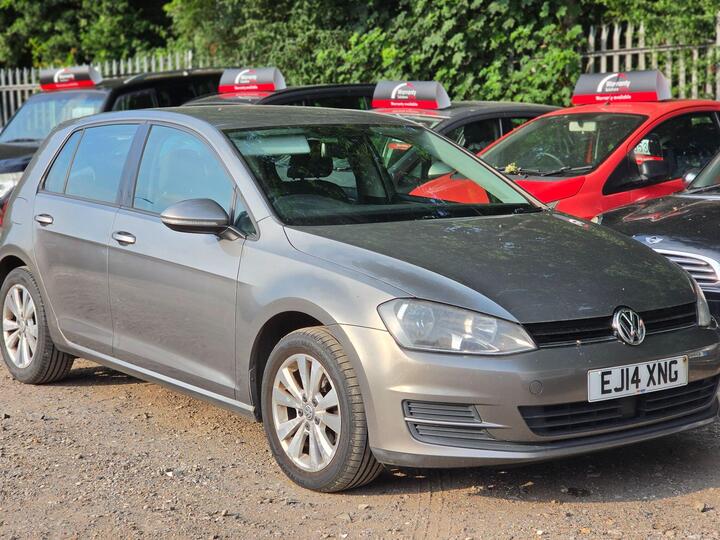 Volkswagen Golf 1.6 TDI BlueMotion Tech SE Euro 5 (s/s) 5dr Volkswagen Golf 1.6 TDI BlueMotion Tech SE Euro 5 (s/s) 5dr