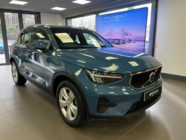 Volvo XC40 2.0 B3 MHEV Core DCT Auto Euro 6 (s/s) 5dr