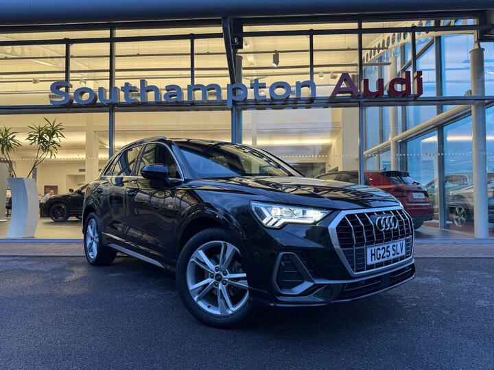 Audi Q3 1.5 TFSI CoD 35 S Line S Tronic Euro 6 (s/s) 5dr