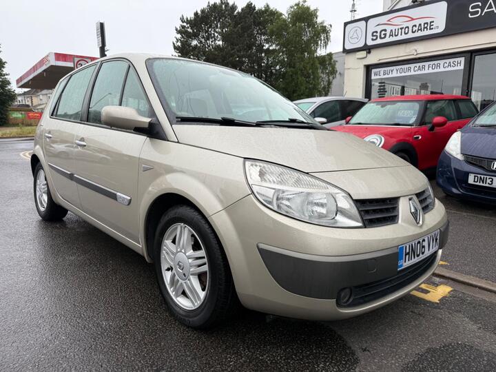 Renault Scenic 2.0 VVT Privilege 5dr
