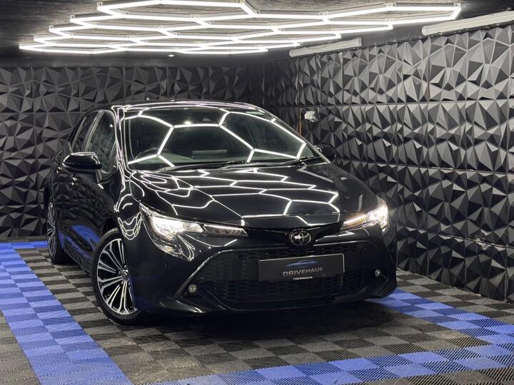 Toyota Corolla 1.2 VVT-i Design Euro 6 (s/s) 5dr
