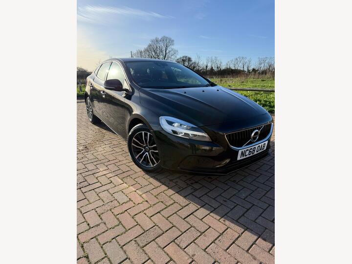 Volvo V40 2.0 T2 GPF Momentum Euro 6 (s/s) 5dr