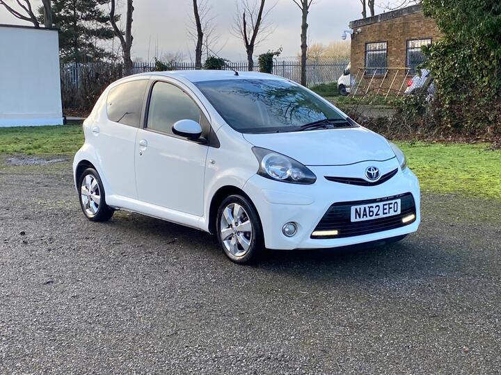 Toyota AYGO 1.0 VVT-i Fire Euro 5 5dr