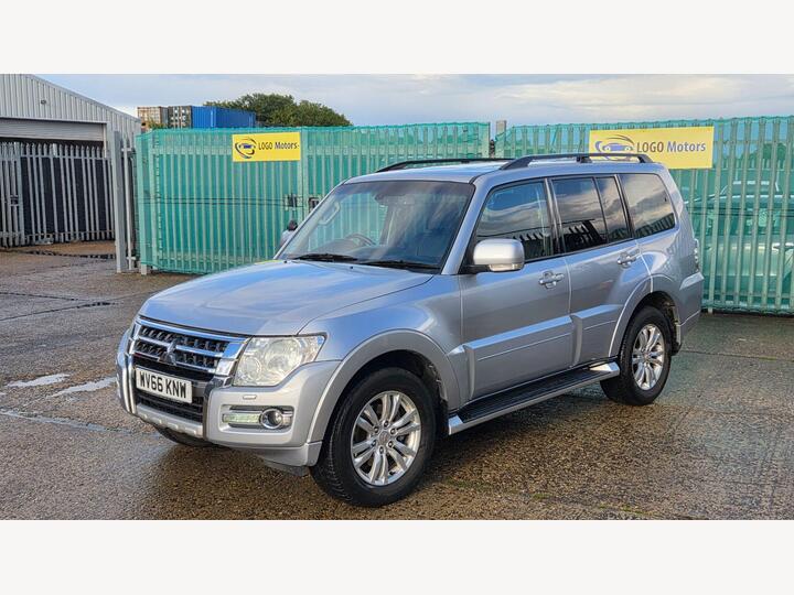 Mitsubishi Shogun 3.2 DI-DC SG3 Auto 4WD Euro 6 5dr LWB Mitsubishi Shogun 3.2 DI-DC SG3 Auto 4WD Euro 6 5dr LWB