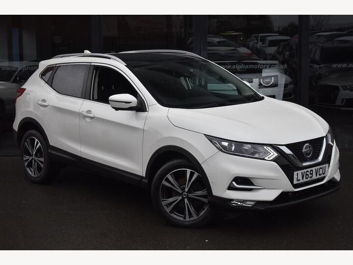 Nissan Qashqai 1.3 DIG-T N-Connecta Euro 6 (s/s) 5dr