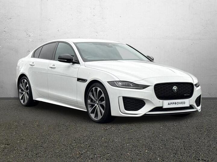 Jaguar XE 2.0 D200 MHEV R-Dynamic SE Black Auto Euro 6 (s/s) 4dr