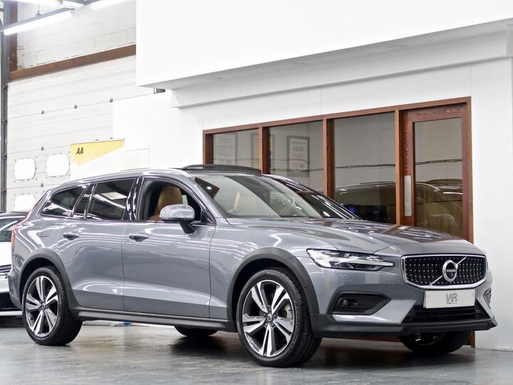 Volvo V60 Cross Country 2.0 T5 Plus Estate 5dr Petrol Auto AWD Euro 6 (s/s) (250 Ps)