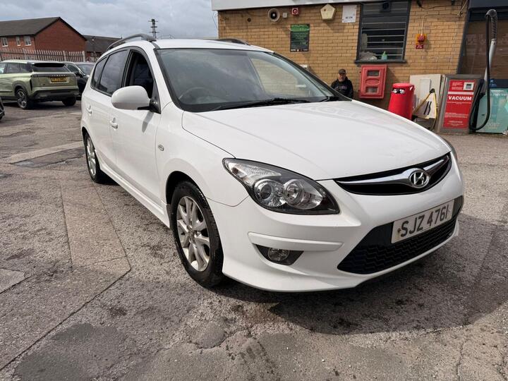 Hyundai I30 1.6 CRDi Comfort Euro 4 5dr Hyundai I30 1.6 CRDi Comfort Euro 4 5dr