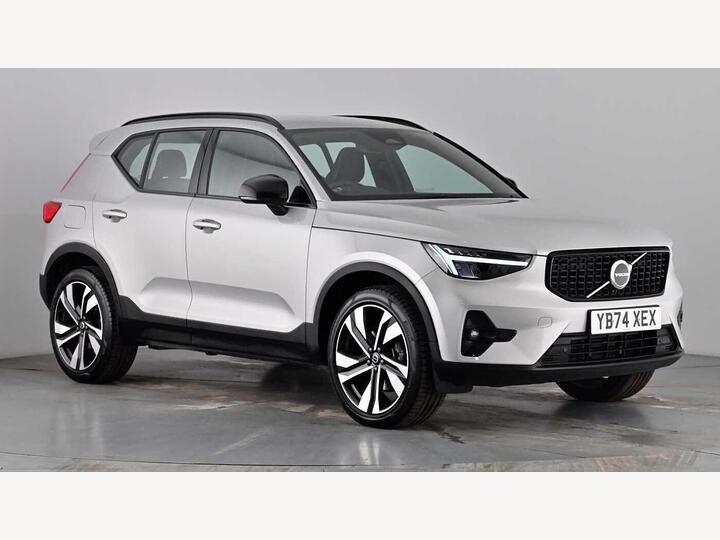 Volvo XC40 2.0 B3 MHEV Plus Dark DCT Auto Euro 6 (s/s) 5dr
