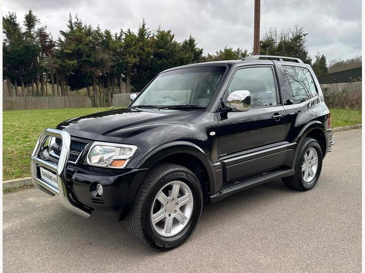 Mitsubishi Shogun 3.5 V6 Warrior 3dr Mitsubishi Shogun 3.5 V6 Warrior 3dr