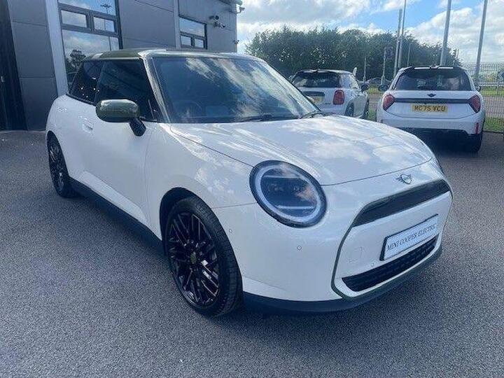 MINI Electric Cooper SE 54.2kWh Paul Smith Edition Auto 3dr
